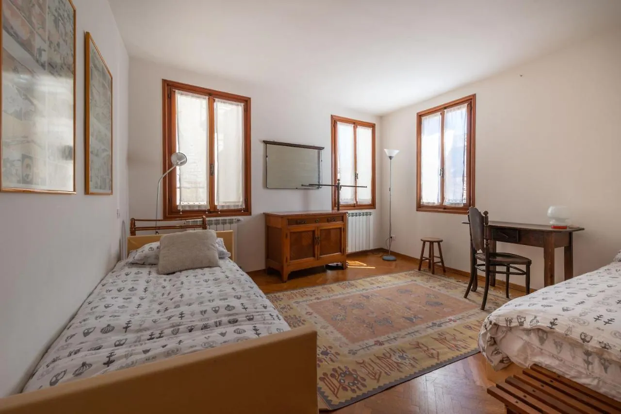 Ca' Venexiana Spacious Central Apartment Venice