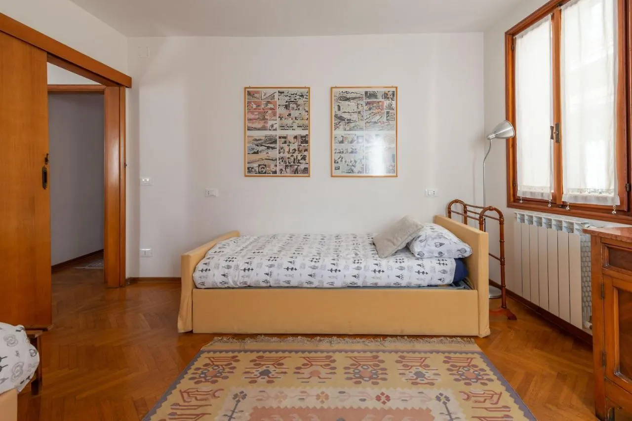Ca' Venexiana Spacious Central Apartment Venice